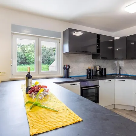 Semesterbostad Pet Friendly In With Wifi Pula