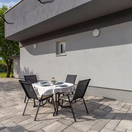 Pet Friendly In With Wifi Semesterbostad Pula