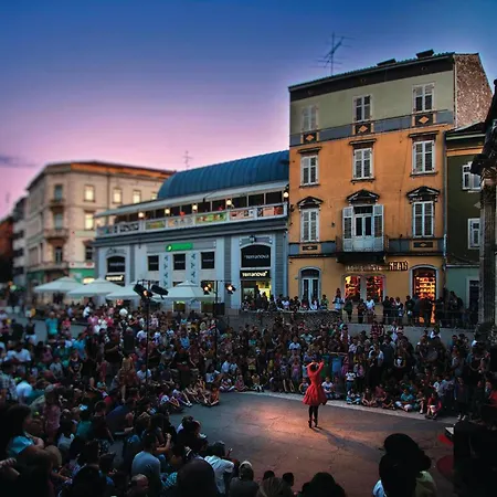 Дом отдыха Pet Friendly In With Wifi *