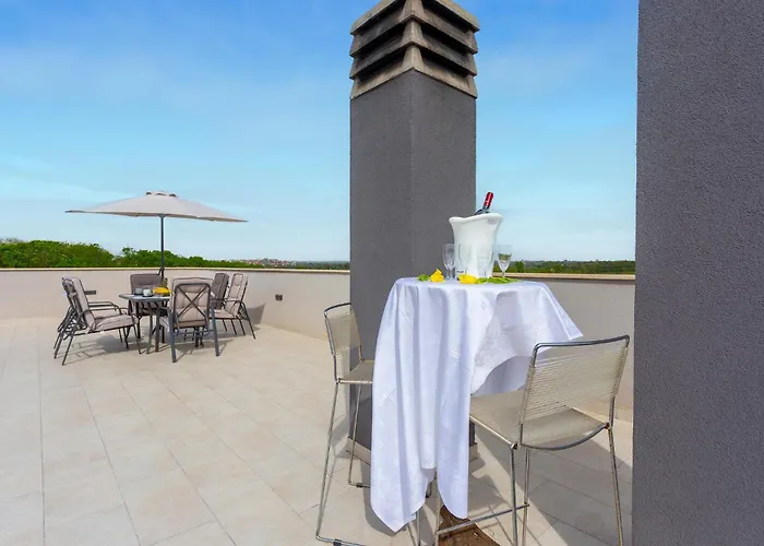 Pet Friendly In With Wifi 普拉