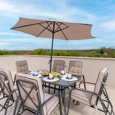 Pet Friendly In With Wifi Pula