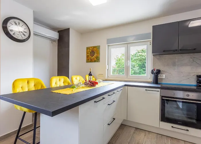 Pet Friendly In With Wifi プーラ